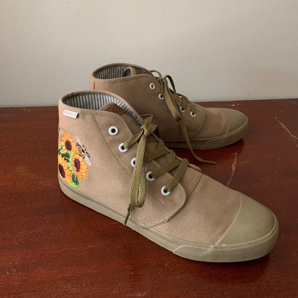 Bangs sunflower embroidered sneakers